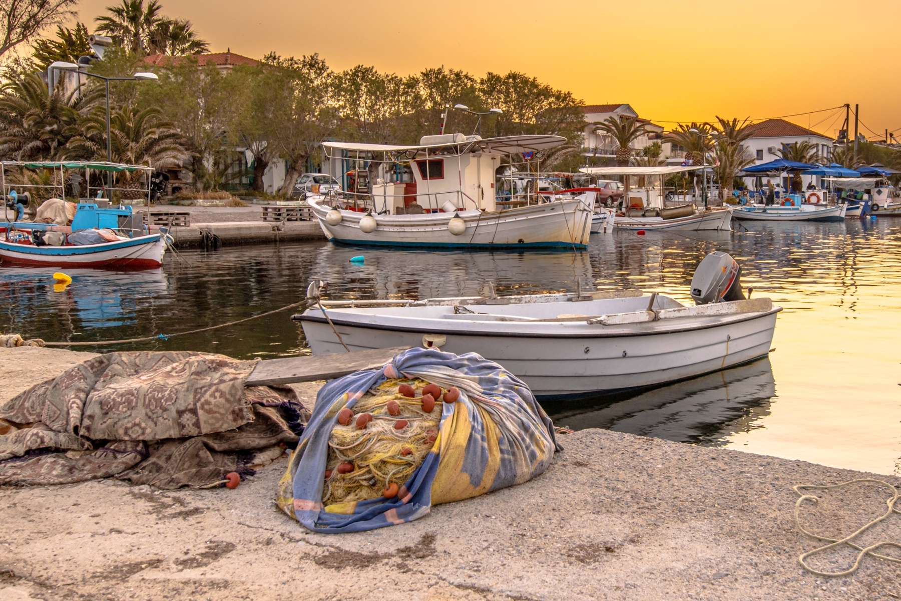 day6-lakka-harbor-sunset-3x2